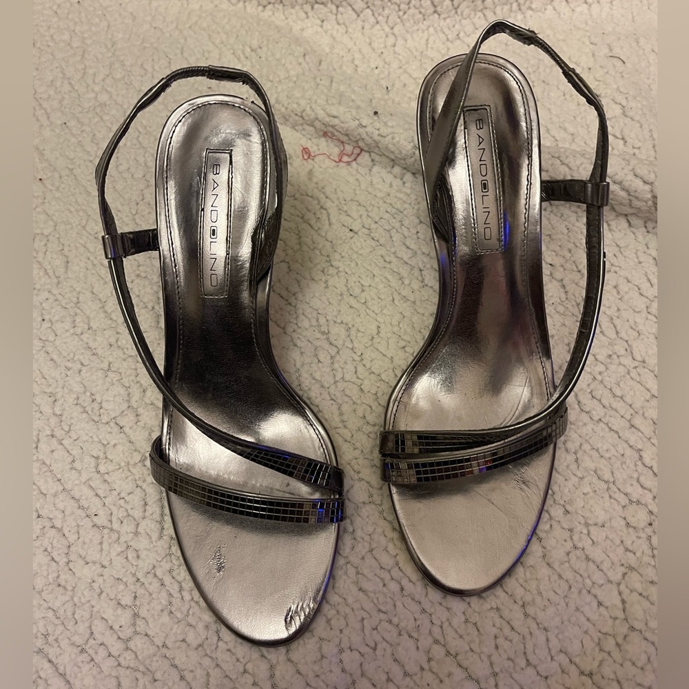 Sliver open-toed heel
